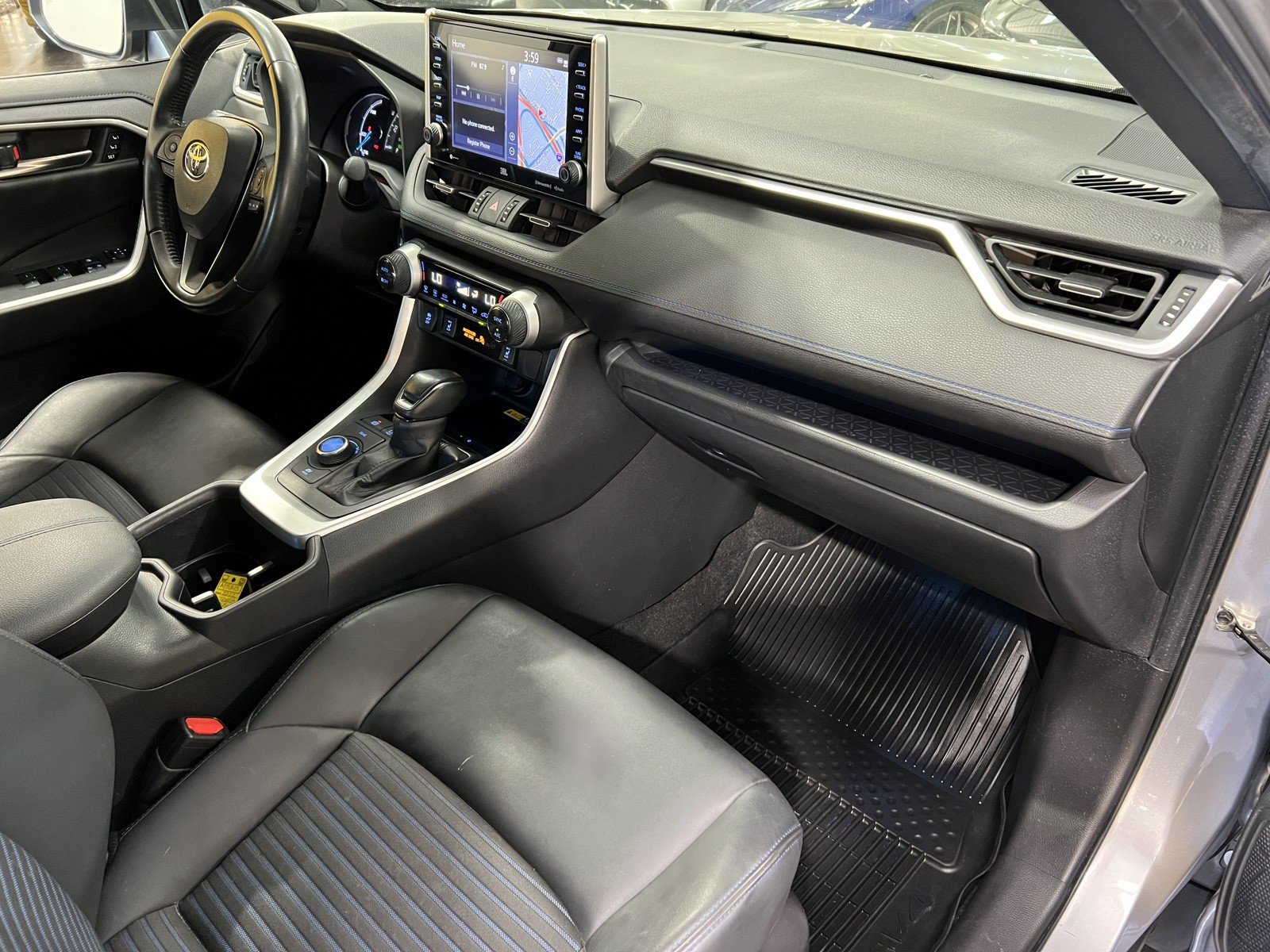 Used 2022 Toyota RAV4 XSE AWD/4WD image 16
