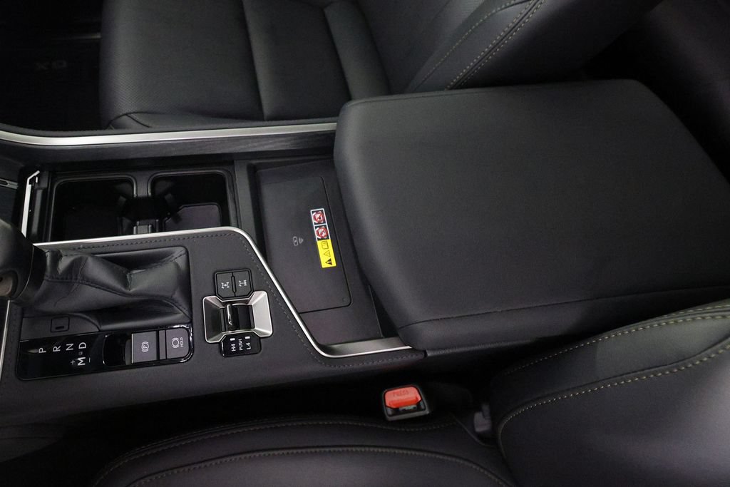 Used 2025 Lexus GX 550 AWD/4WD image 34