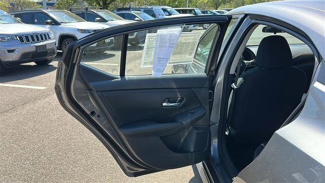 Certified 2023 Nissan Sentra SR FWD image 19