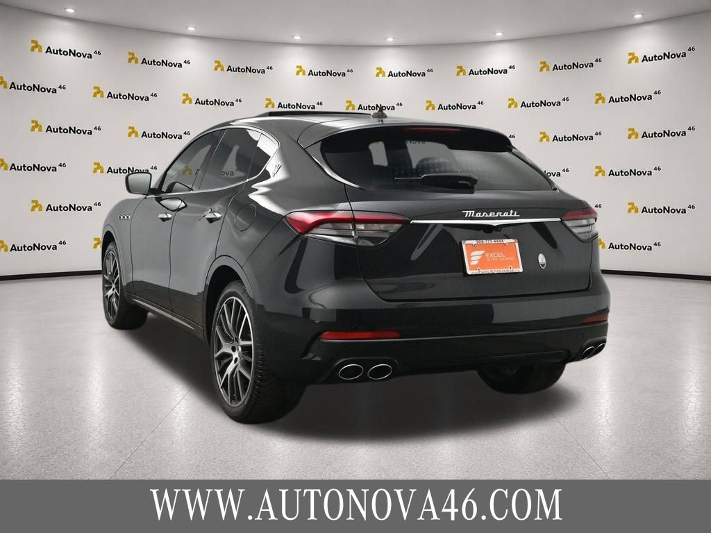 Used 2022 Maserati Levante GT AWD/4WD image 5