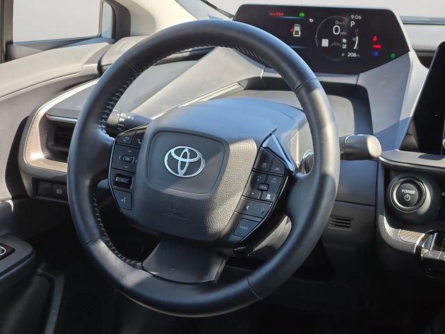 Used 2025 Toyota Prius XLE image 19