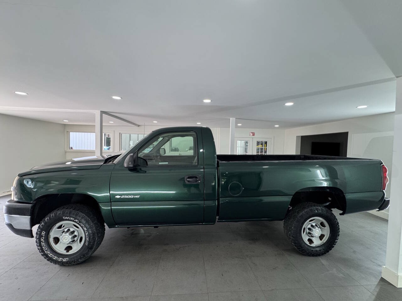 Used 2006 Chevrolet Silverado 2500 W/T w/ Snow Plow Prep Package AWD/4WD image 6