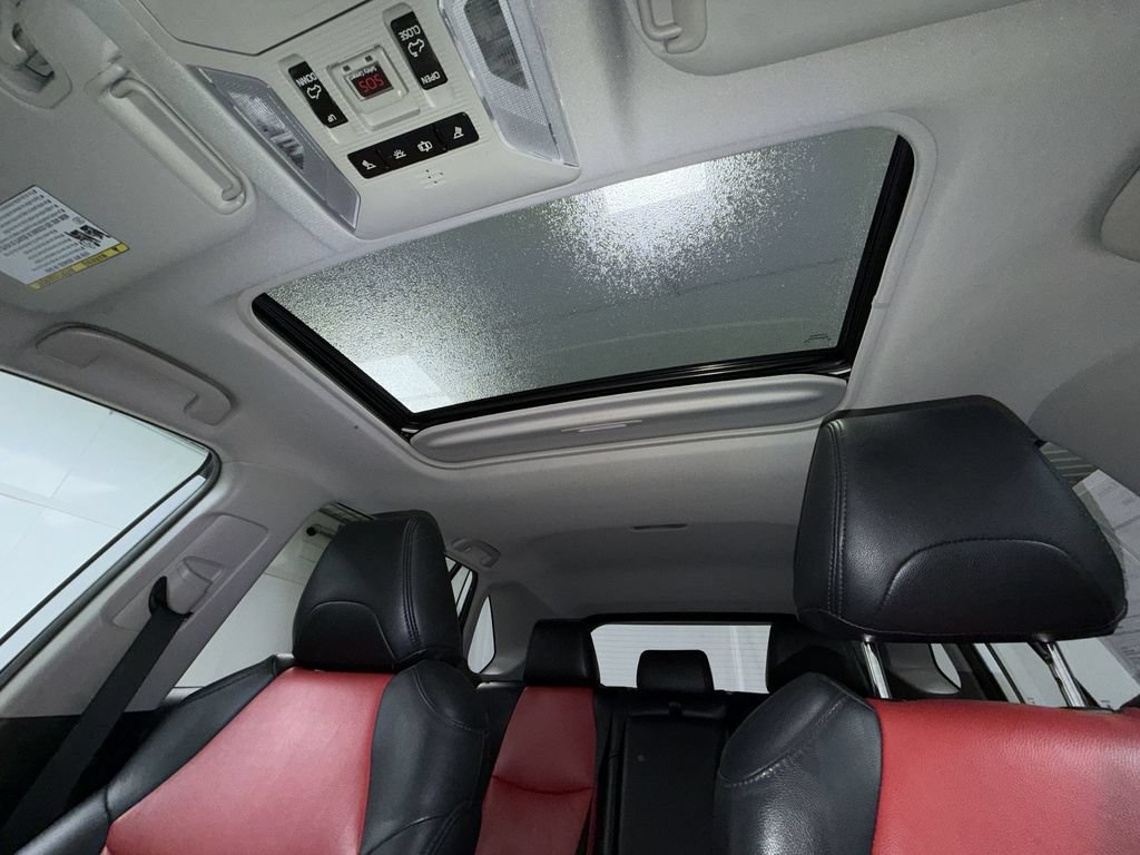 Used 2019 Toyota RAV4 XLE AWD/4WD image 9