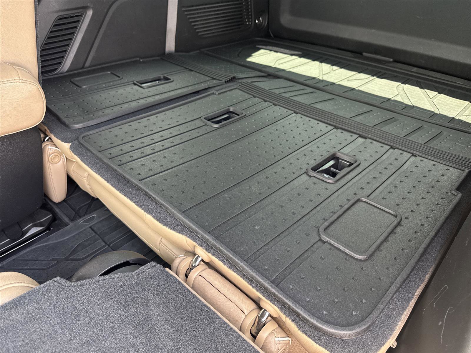 Used 2021 Chevrolet Tahoe Premier AWD/4WD image 30