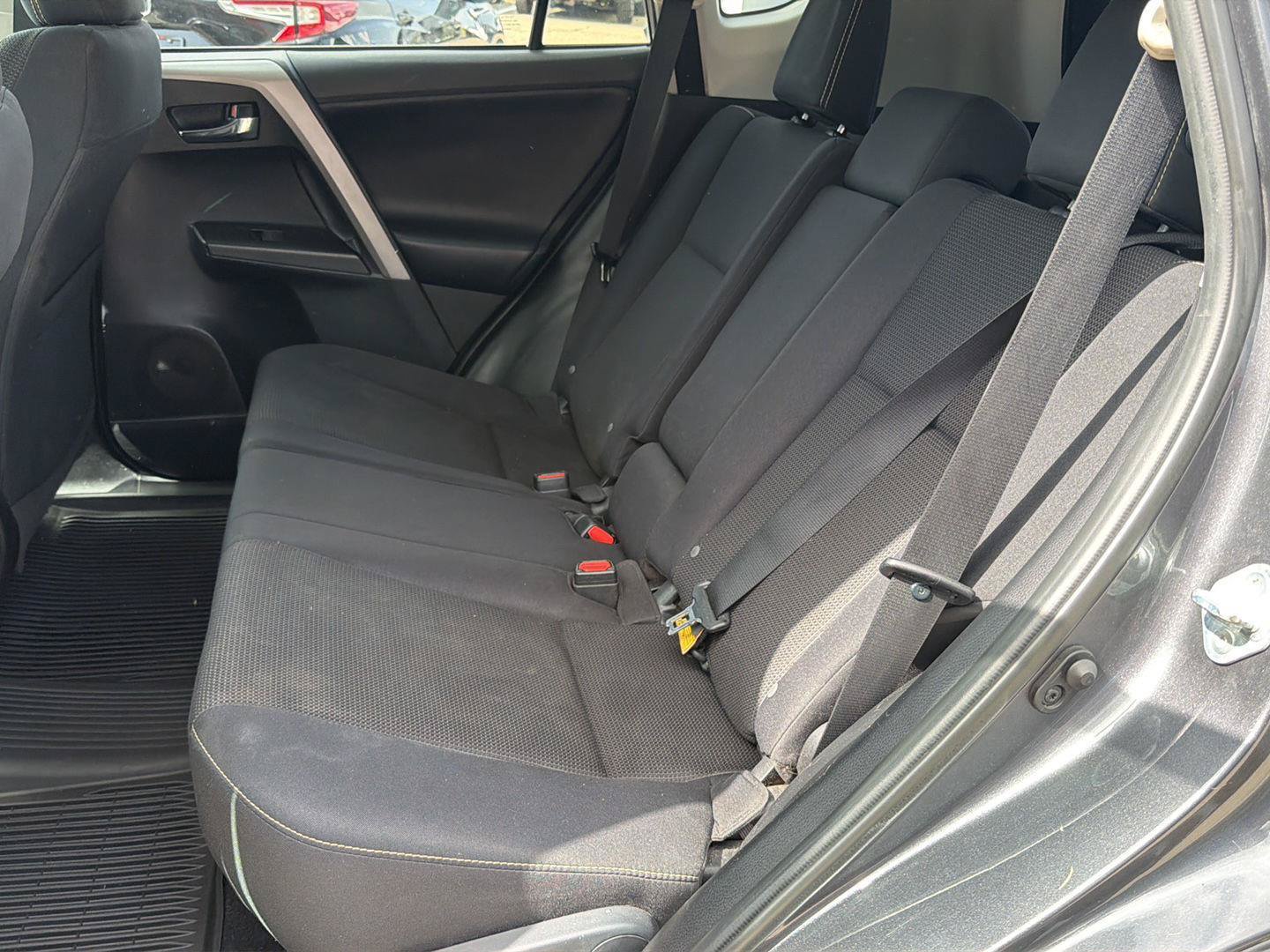 Used 2018 Toyota RAV4 XLE AWD/4WD image 12