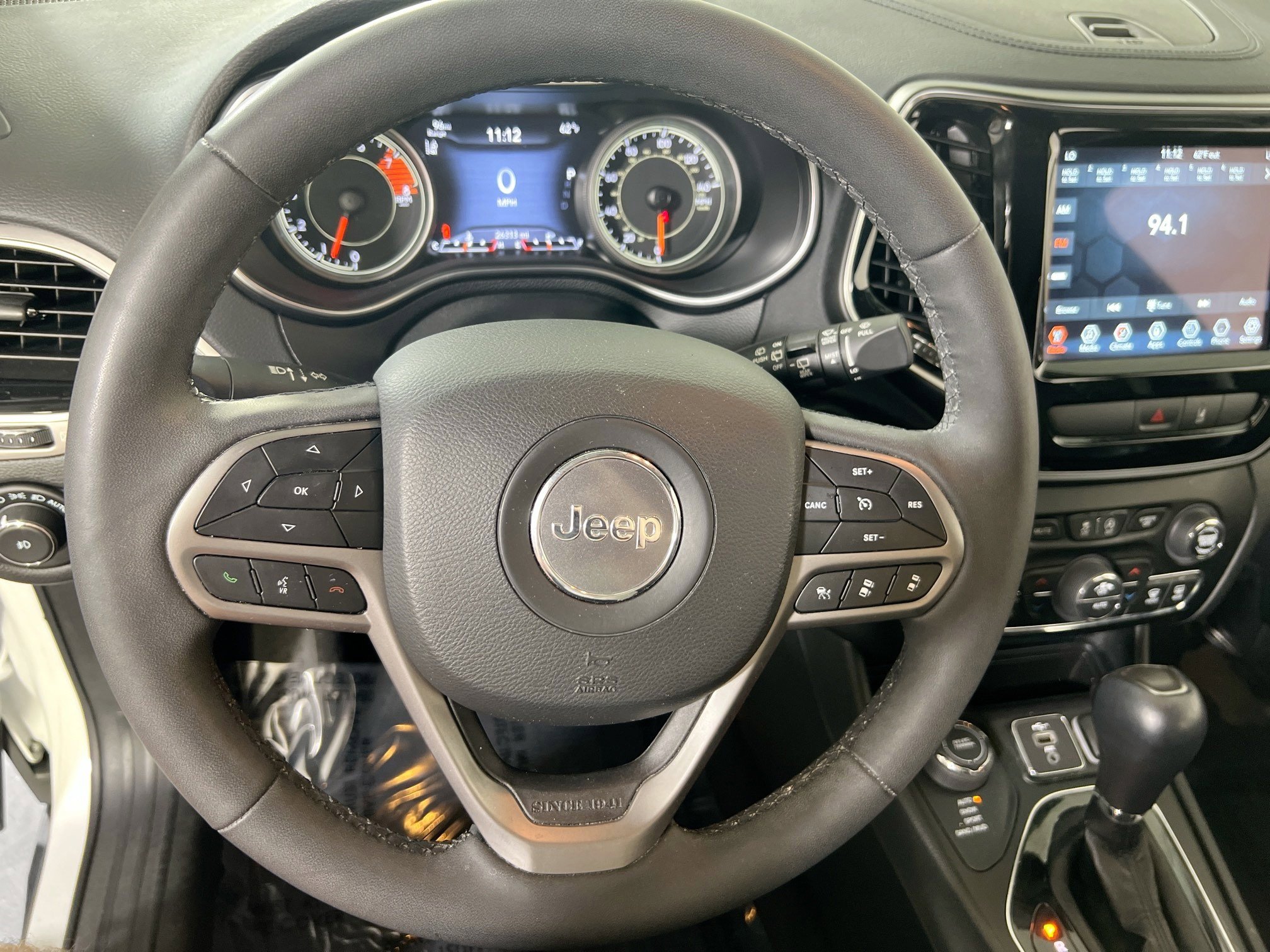 Used 2022 Jeep Cherokee Limited image 11