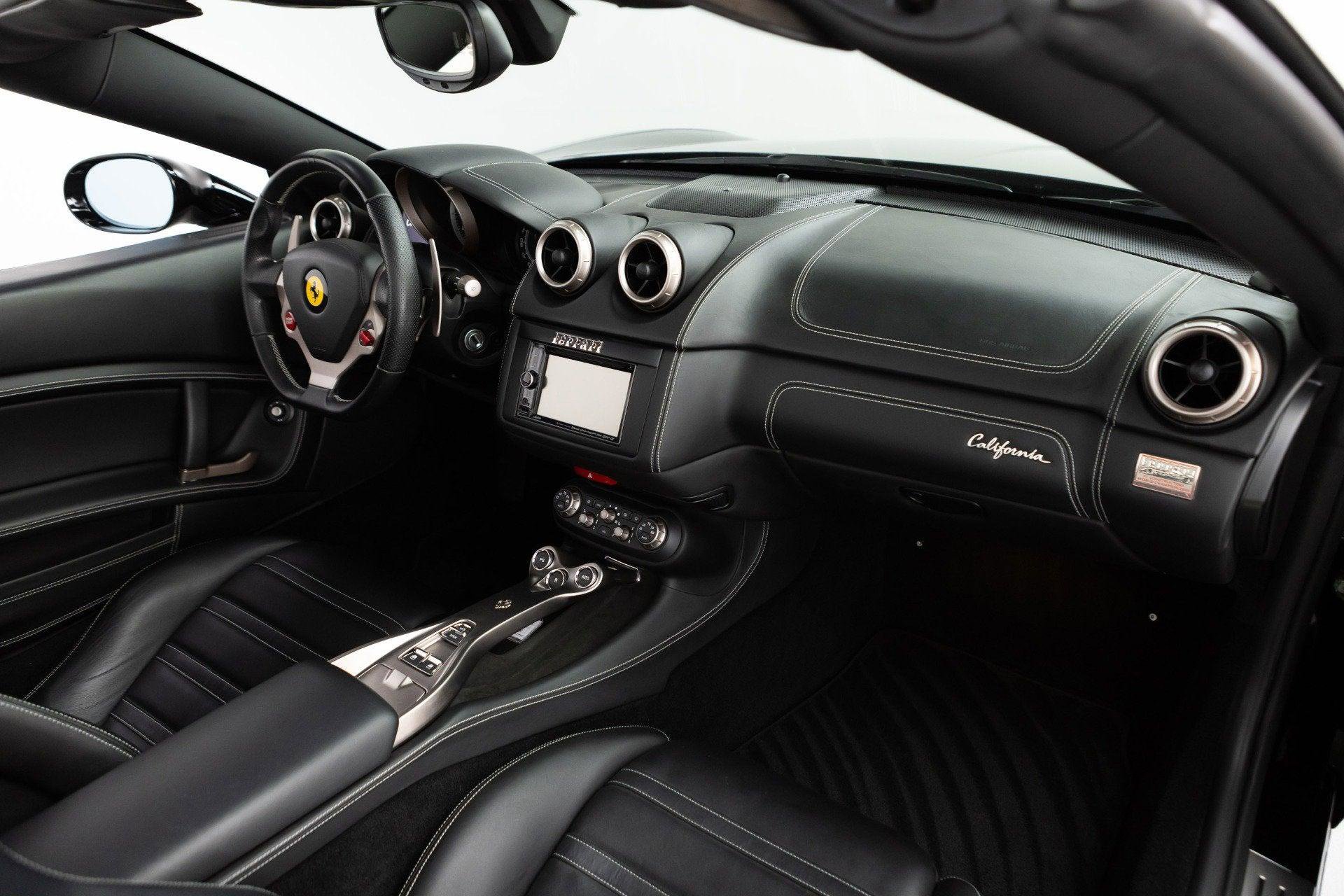 Used 2010 Ferrari California RWD image 59