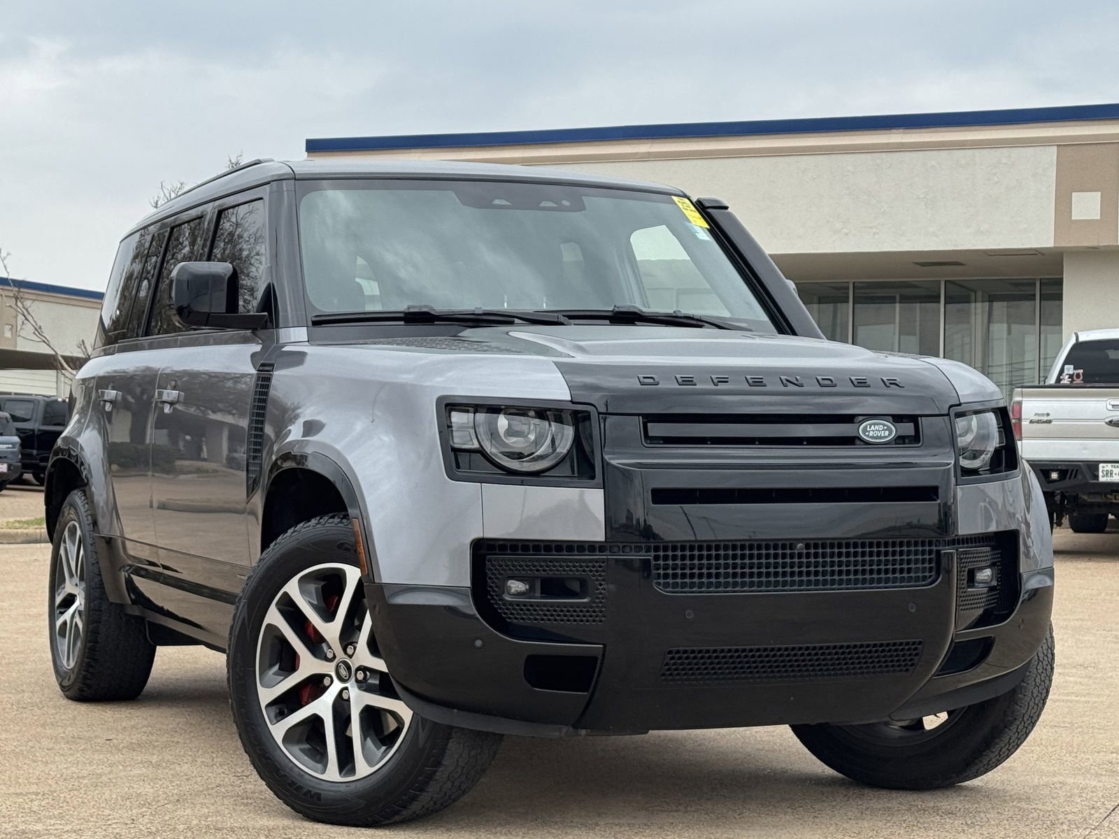 Used 2022 Land Rover Defender 110 X AWD/4WD image 2