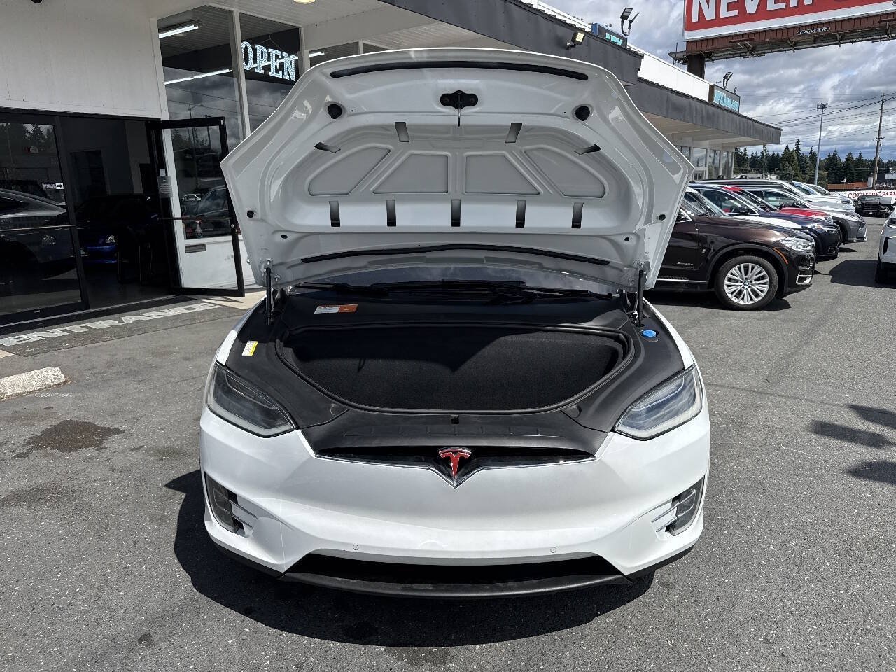 Used 2016 Tesla Model X Performance AWD/4WD image 13