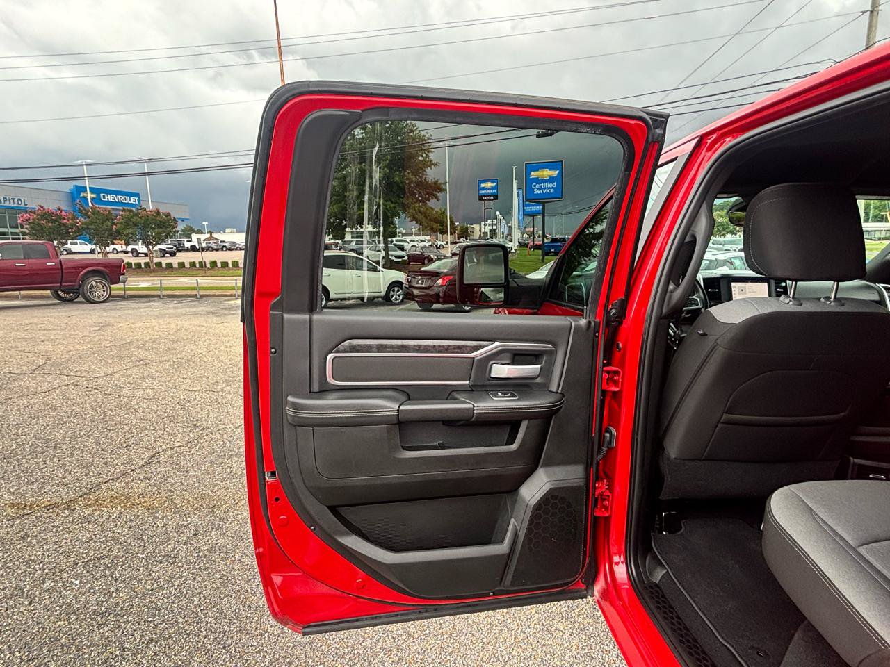 Used 2024 RAM 2500 Big Horn AWD/4WD image 30
