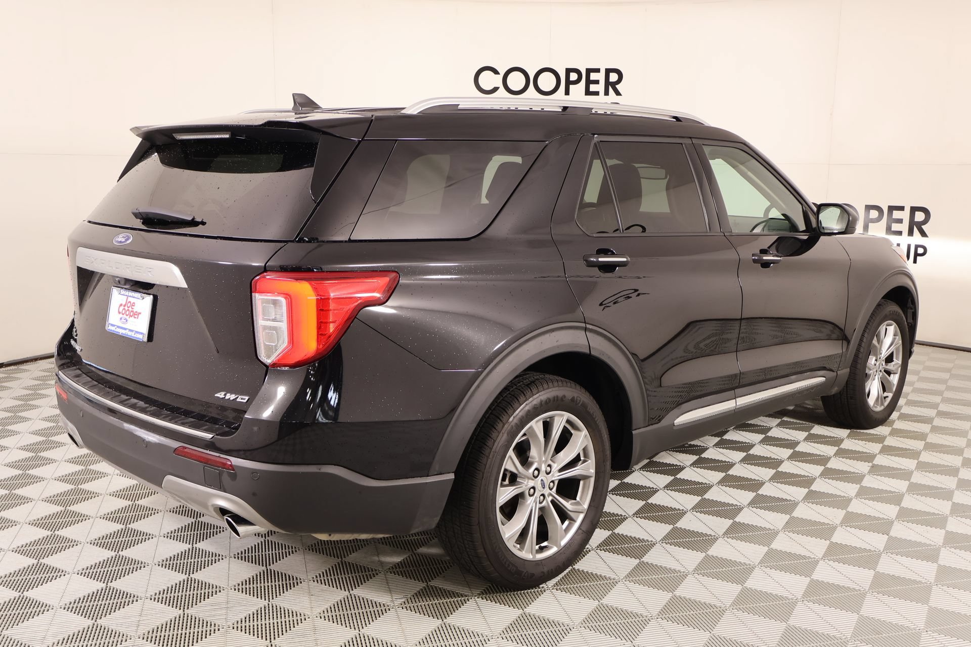 Used 2023 Ford Explorer Limited AWD/4WD image 23