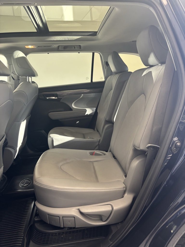 Certified 2021 Toyota Highlander Platinum image 26