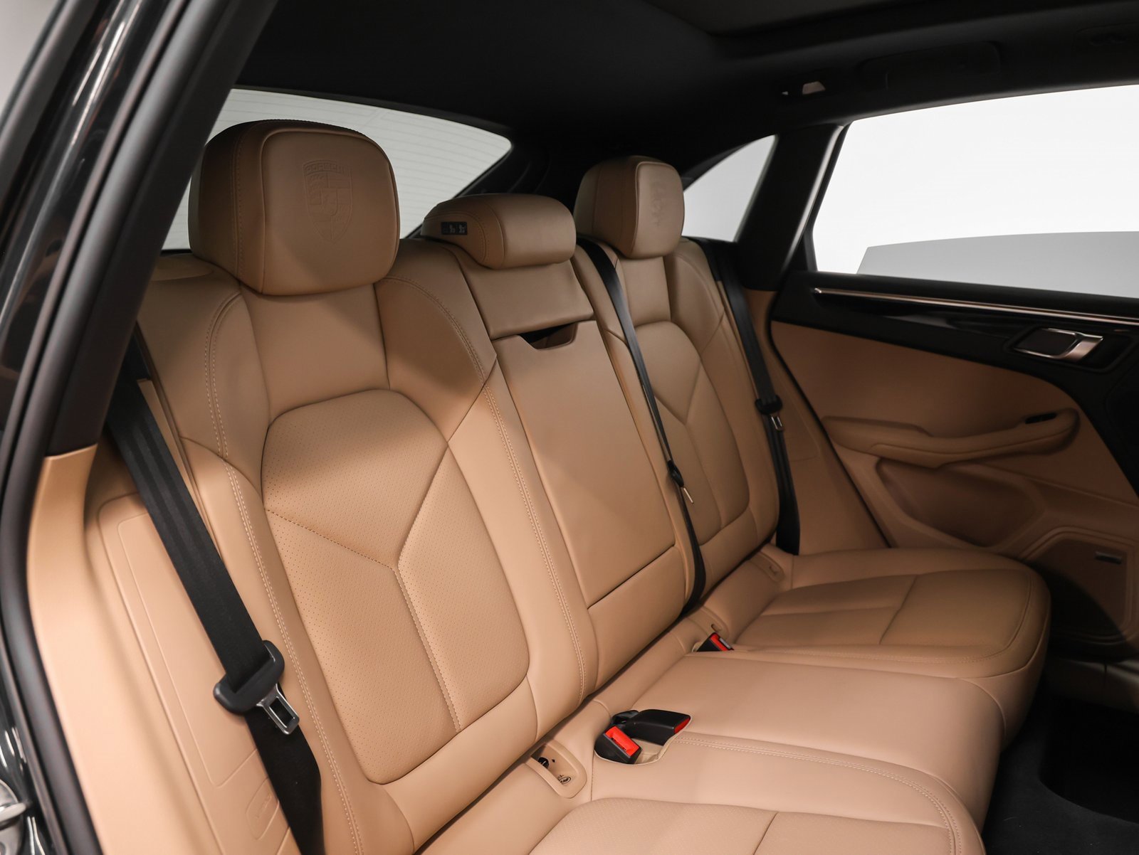 Used 2025 Porsche Macan image 21