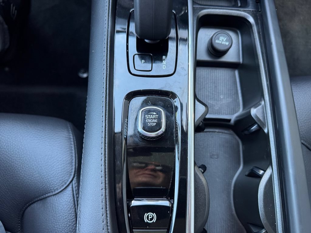 Certified 2023 Volvo XC90 T8 Plus AWD/4WD image 20