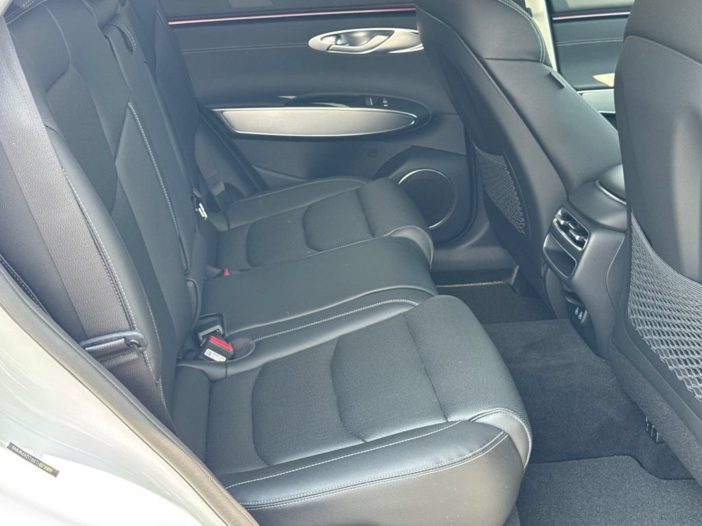 New 2026 Genesis GV70 2.5T Select AWD/4WD image 17