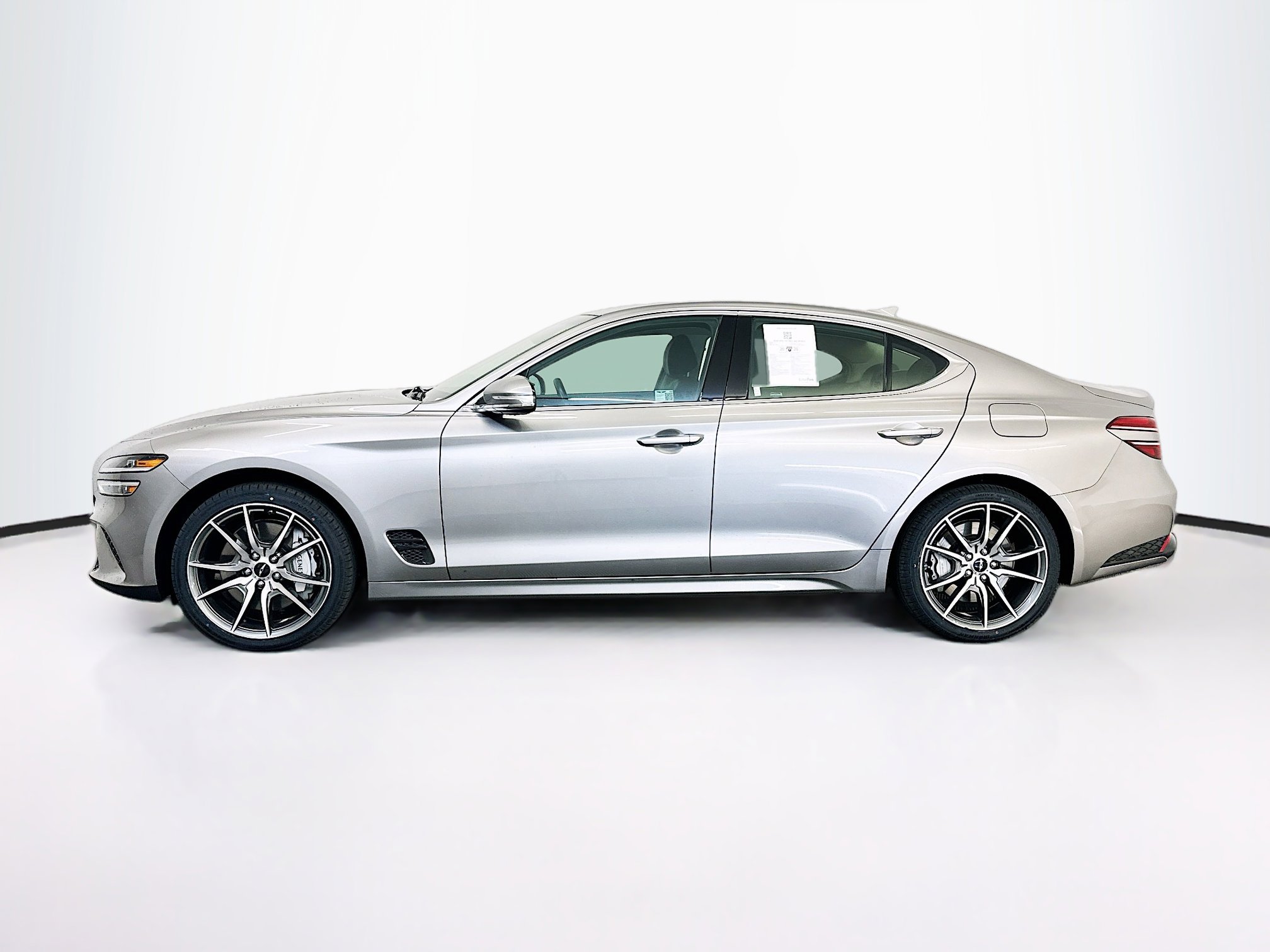 Used 2025 Genesis G70 2.5T AWD/4WD image 4