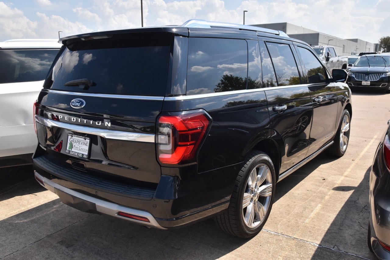 Certified 2022 Ford Expedition Platinum RWD image 5