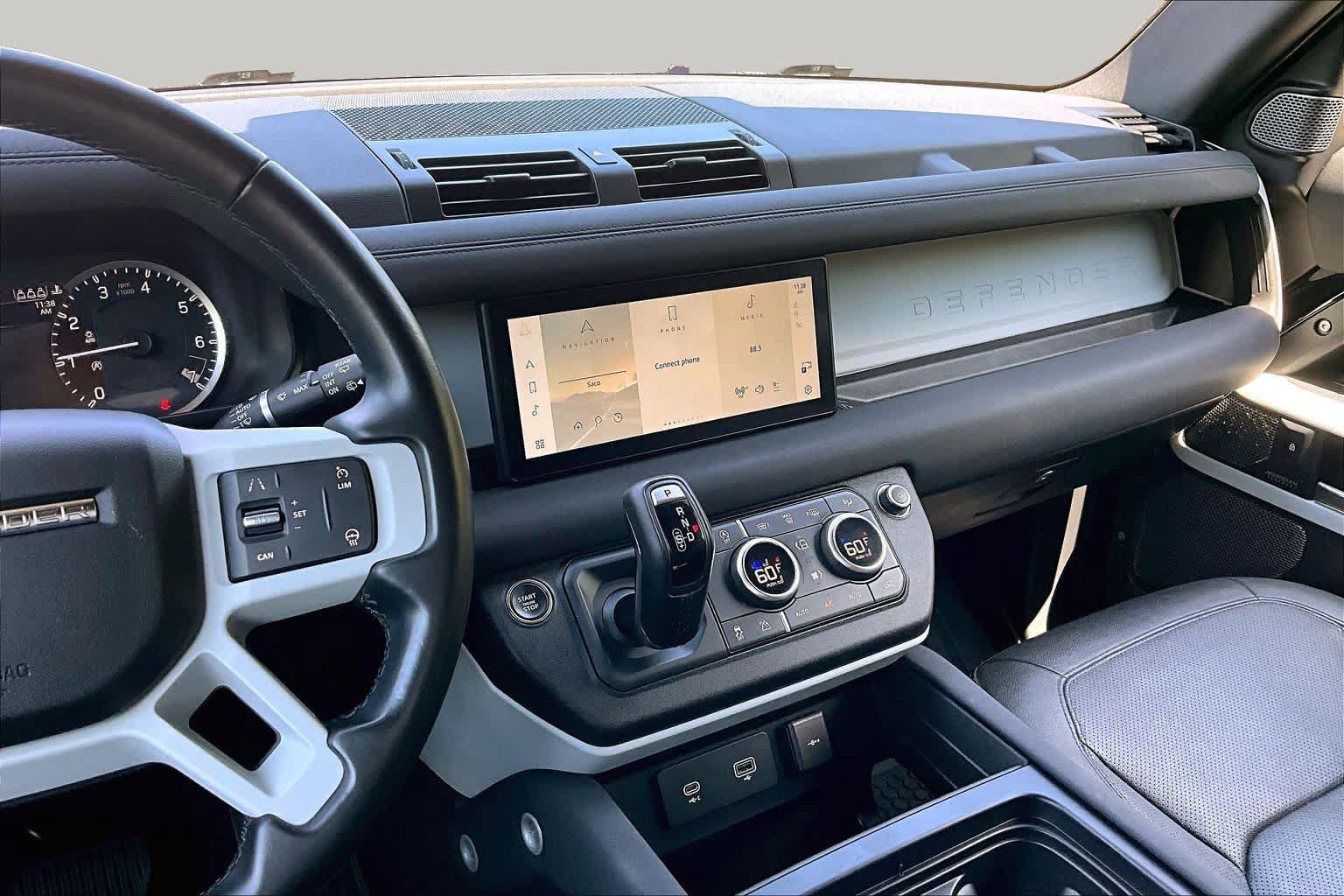 Used 2023 Land Rover Defender 110 SE AWD/4WD image 7