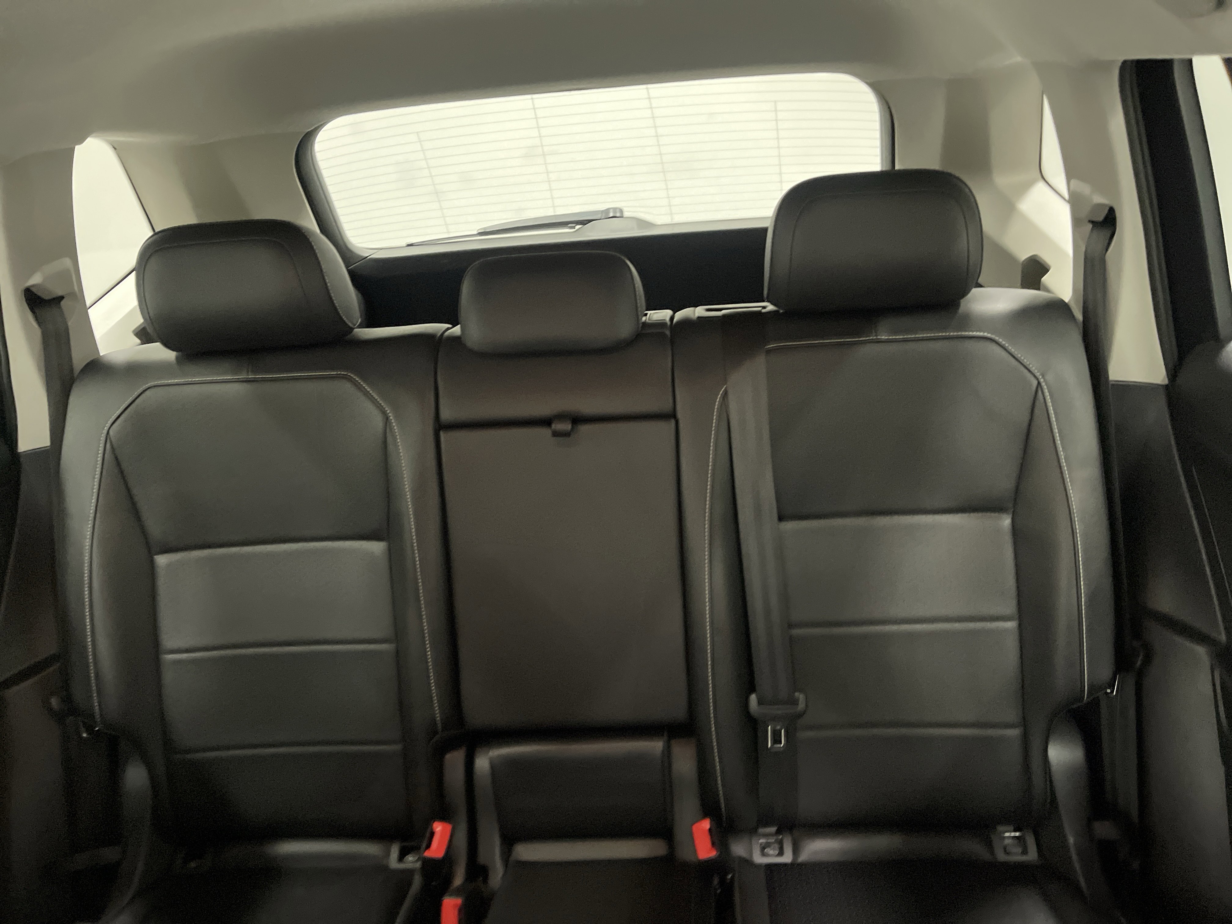 Used 2021 Volkswagen Tiguan SE image 11