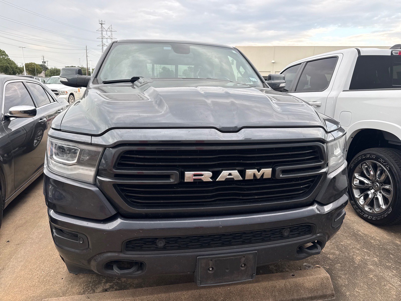 Used 2019 RAM 1500 Laramie w/ Sport Appearance Package AWD/4WD image 2