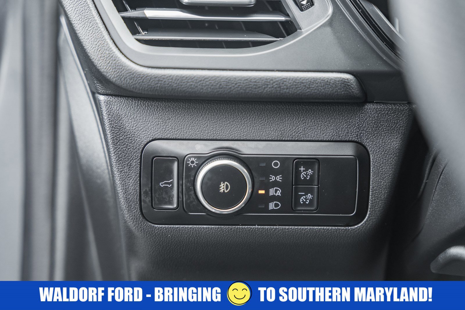 Used 2025 Ford Escape ST-Line Select AWD/4WD image 44