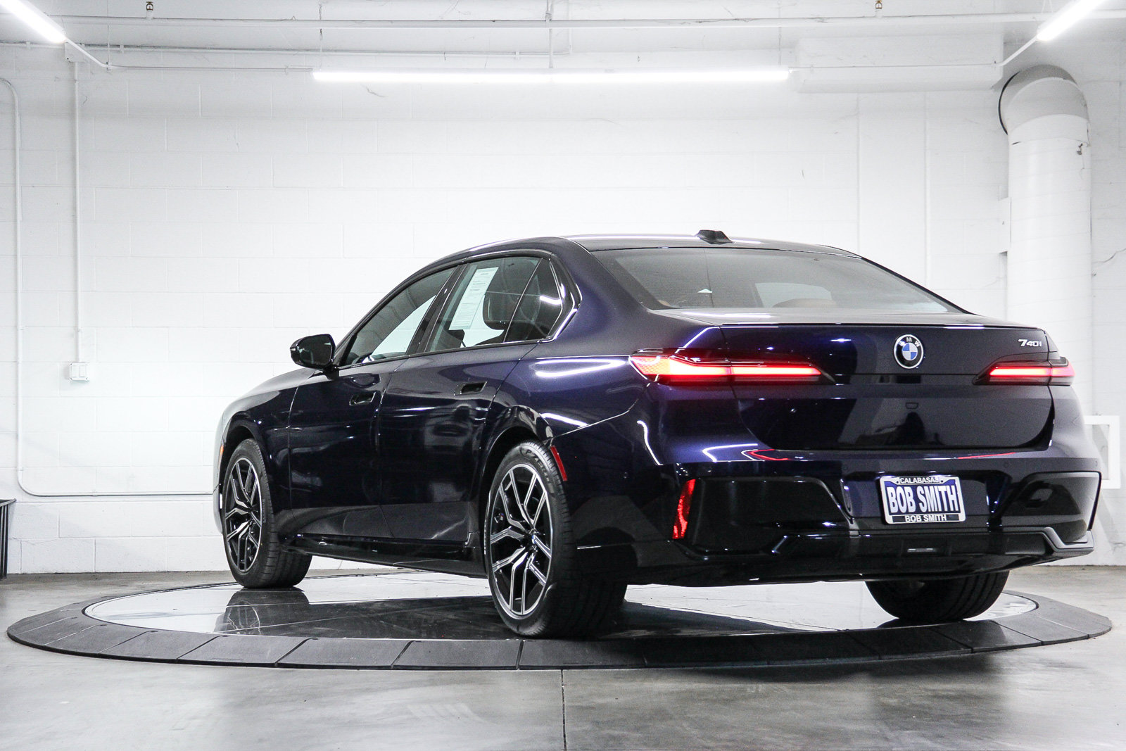 Certified 2023 BMW 740i RWD image 4