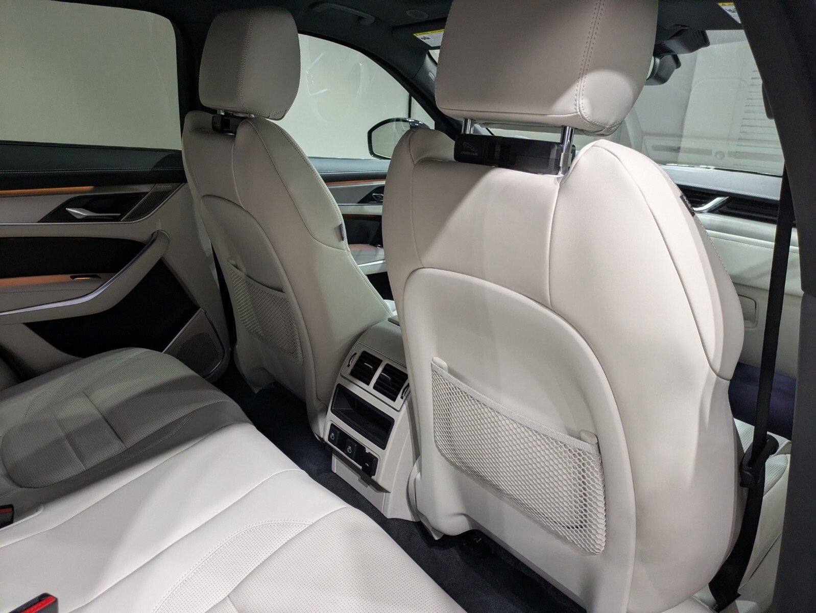 New 2026 Jaguar F-PACE R-Dynamic S image 22