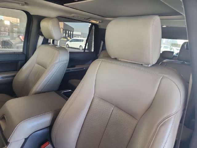 Used 2020 Ford Expedition Max XLT w/ Equipment Group 202A RWD image 11