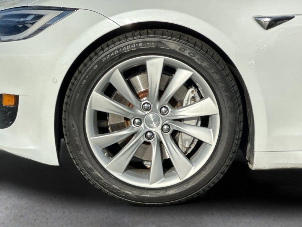 Used 2017 Tesla Model S 75 image 24