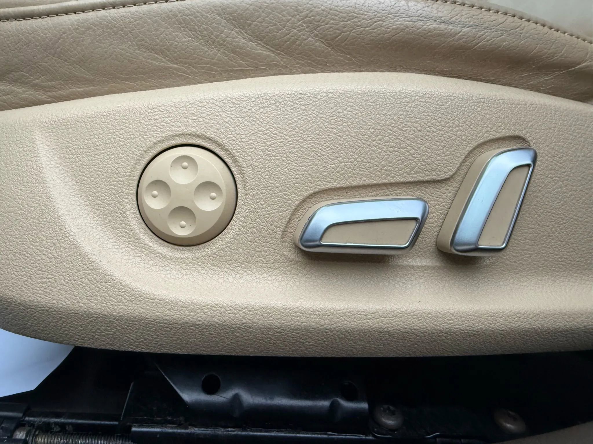 Used 2015 Audi A4 2.0T Premium Plus w/ Technology Package image 20