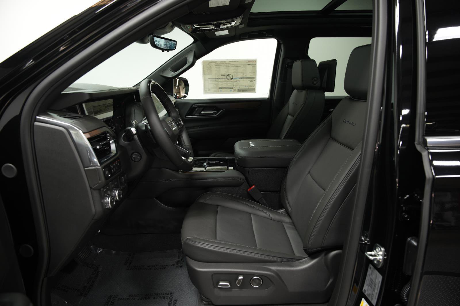 New 2026 GMC Yukon Denali w/ Denali Reserve Package image 34
