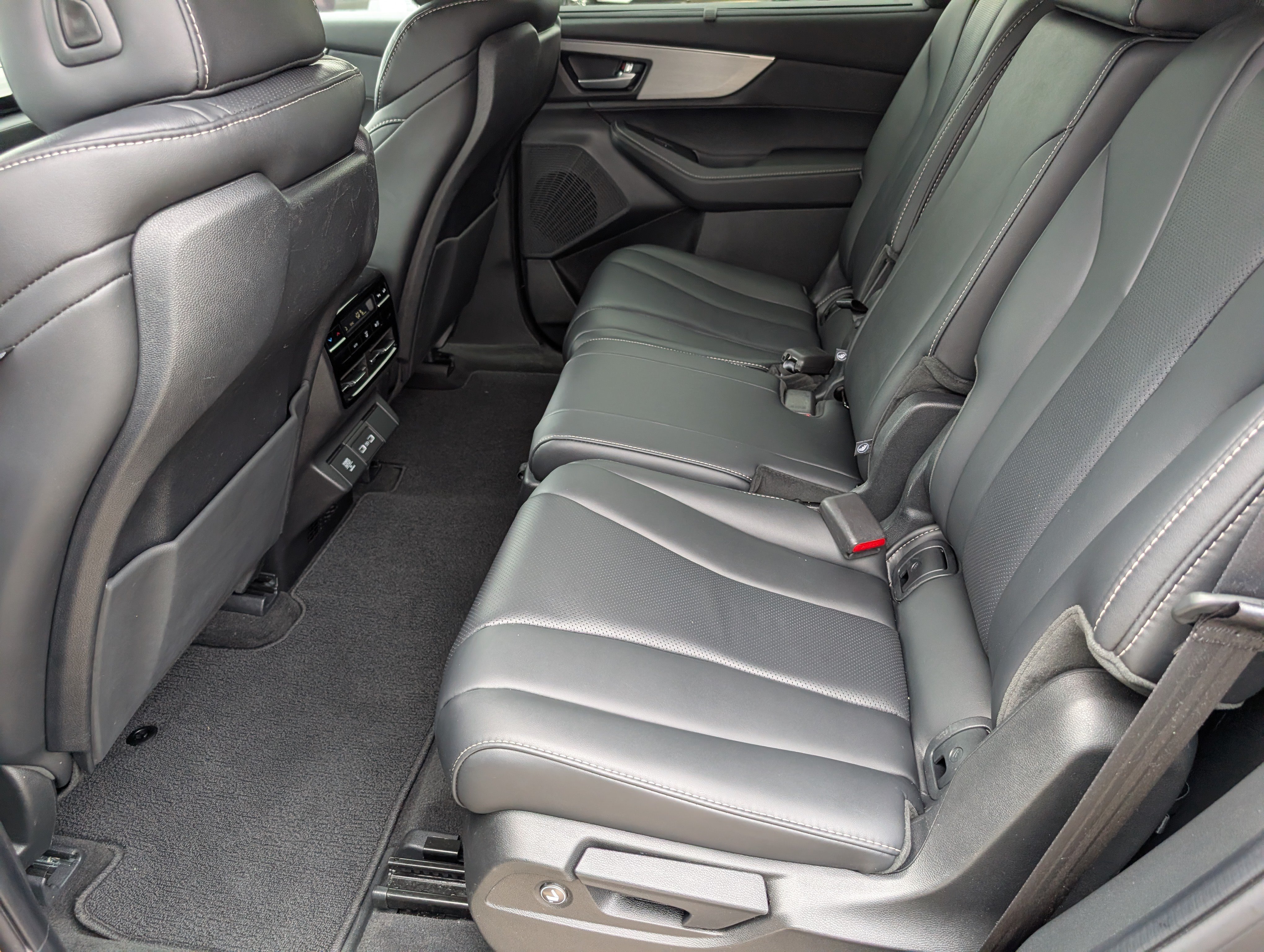 Certified 2024 Acura MDX FWD w/ Technology Package image 11