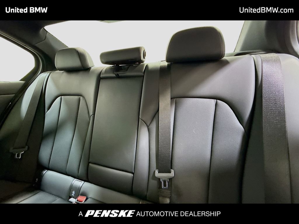 Used 2025 BMW 330i xDrive Sedan AWD/4WD image 13