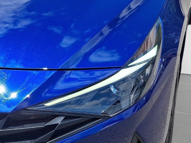 Used 2023 Hyundai Elantra SEL FWD image 9