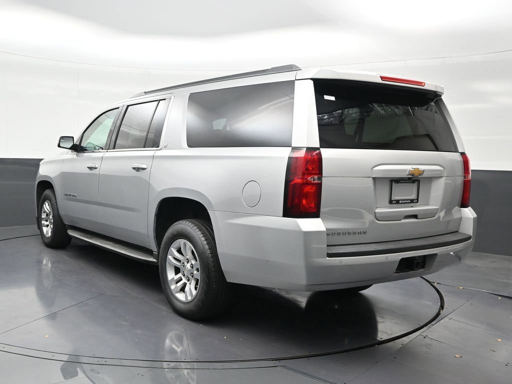 Used 2016 Chevrolet Suburban LT RWD image 3