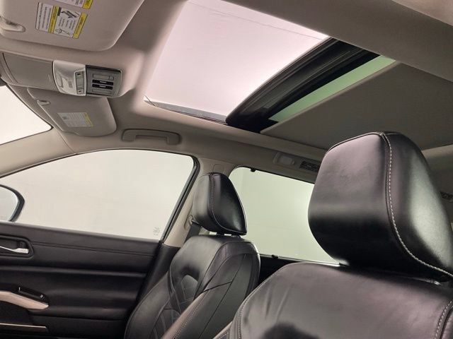 Used 2023 Nissan Pathfinder Platinum AWD/4WD image 13