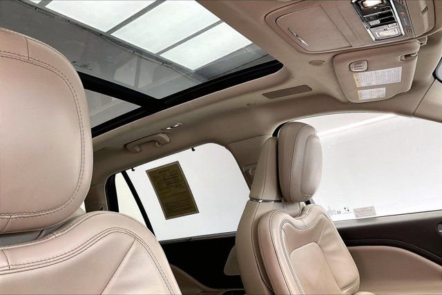 Used 2020 Lincoln Aviator Reserve w/ Equipment Group 202A image 25