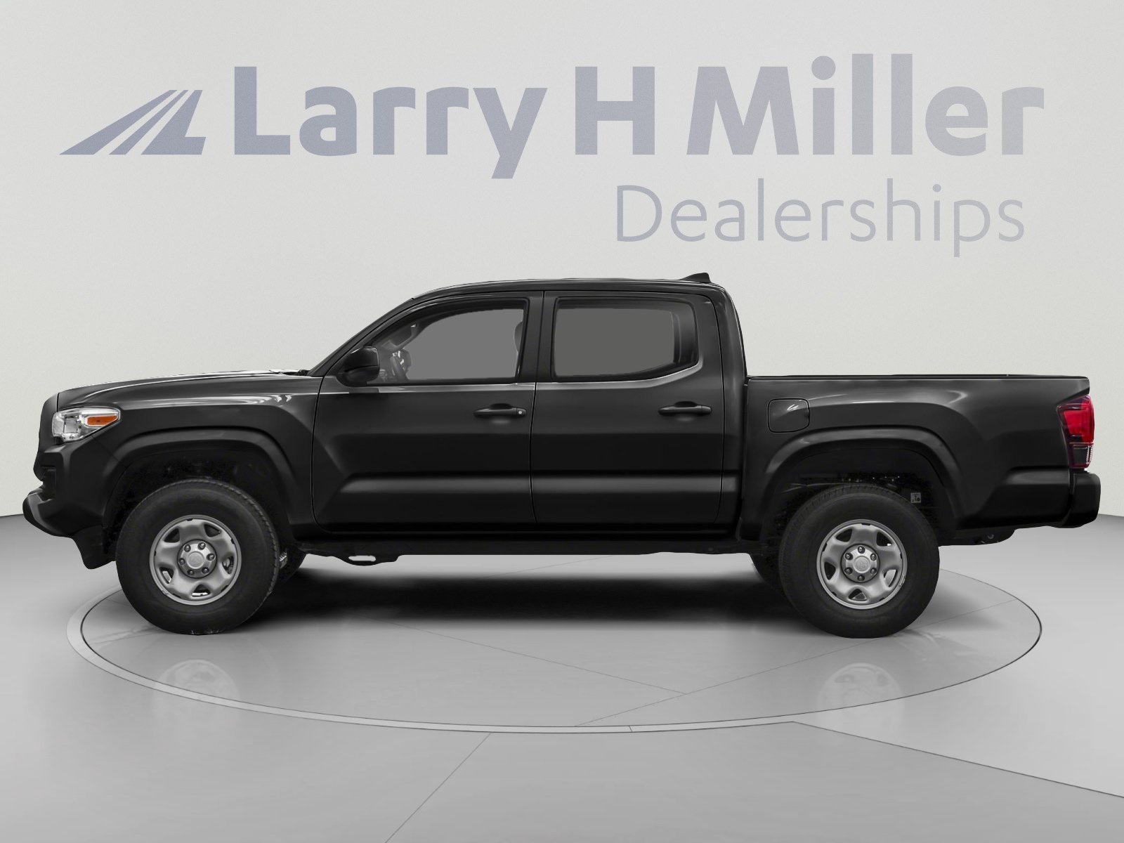 Used 2019 Toyota Tacoma SR5 AWD/4WD image 3