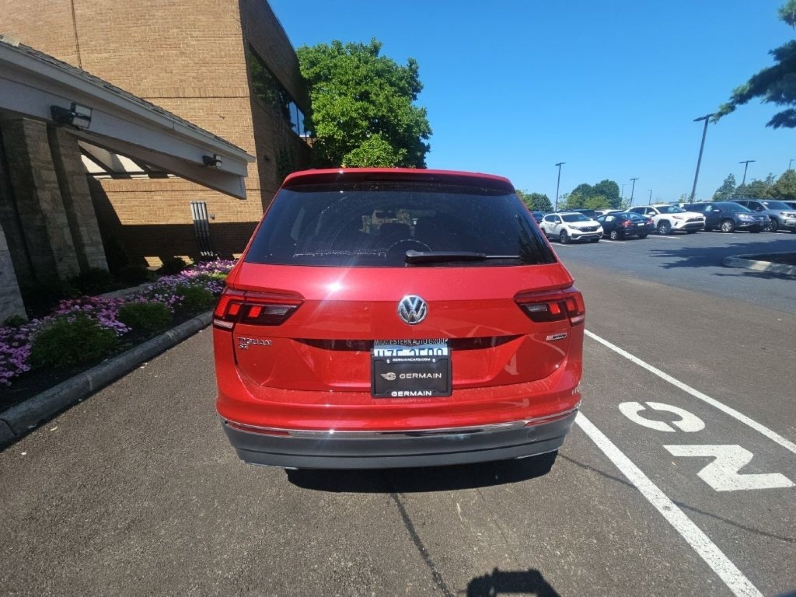 Used 2020 Volkswagen Tiguan SE AWD/4WD image 3