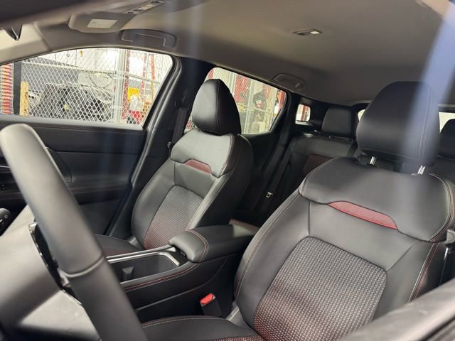 New 2026 Nissan Kicks SR w/ Cold Weather Package image 10