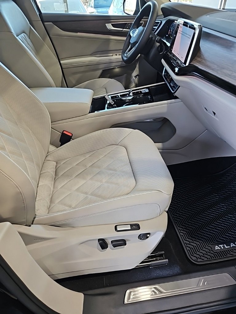 New 2026 Volkswagen Atlas SEL Premium R-Line image 13