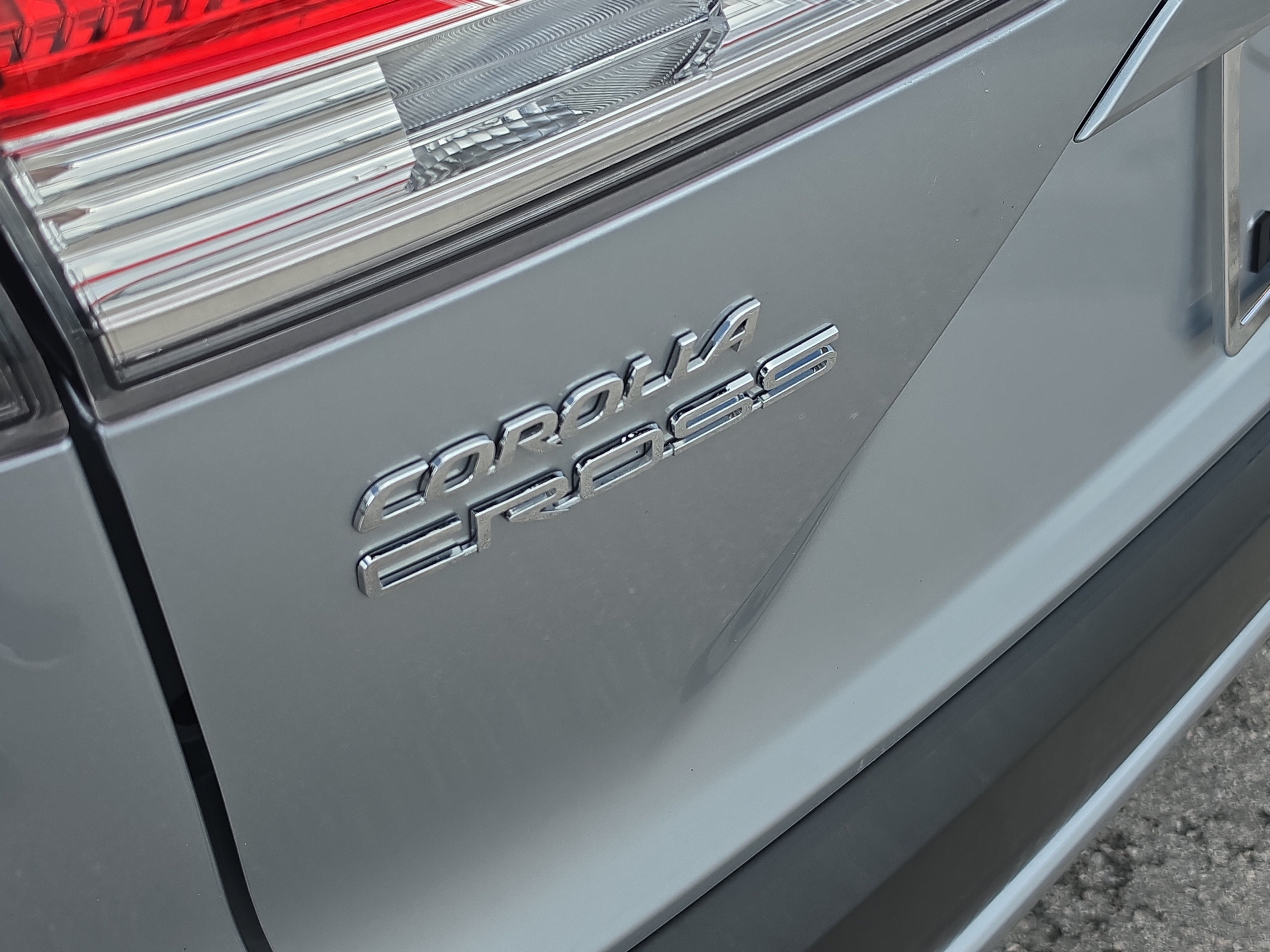 Used 2025 Toyota Corolla Cross L FWD image 8