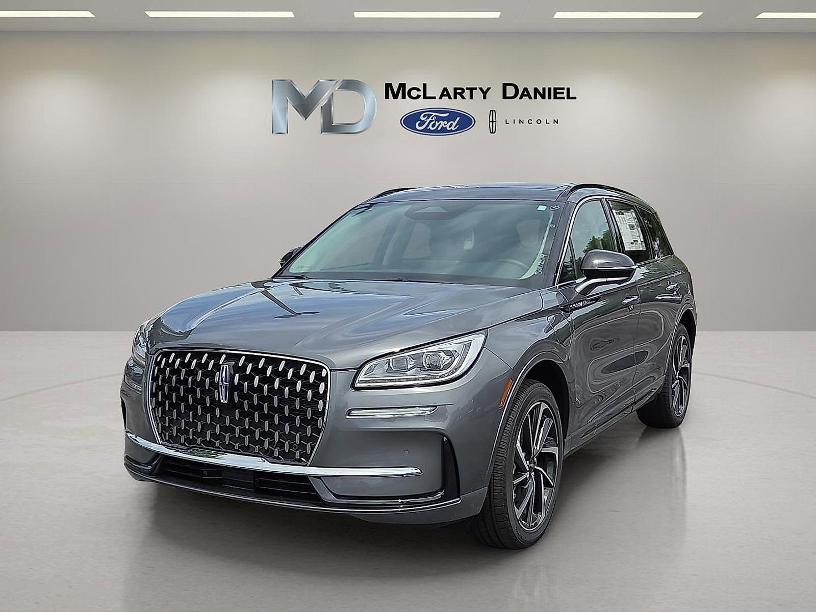 New 2025 Lincoln Corsair Grand Touring w/ Equipment Group 301A AWD/4WD image 2