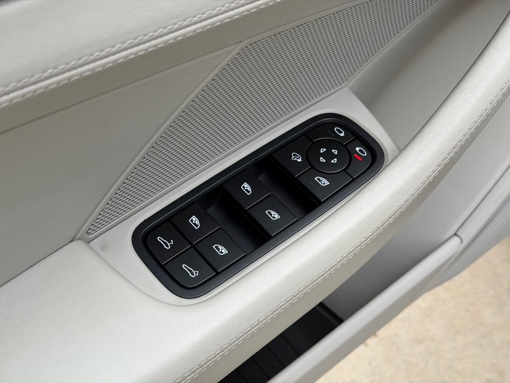 Used 2023 Porsche Panamera 4 Platinum Edition AWD/4WD image 23