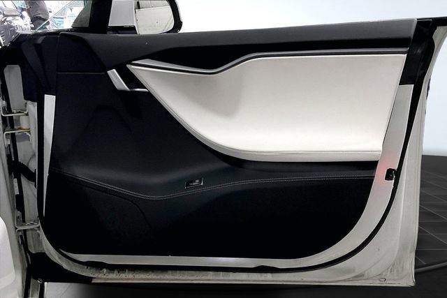 Used 2020 Tesla Model S Performance image 25