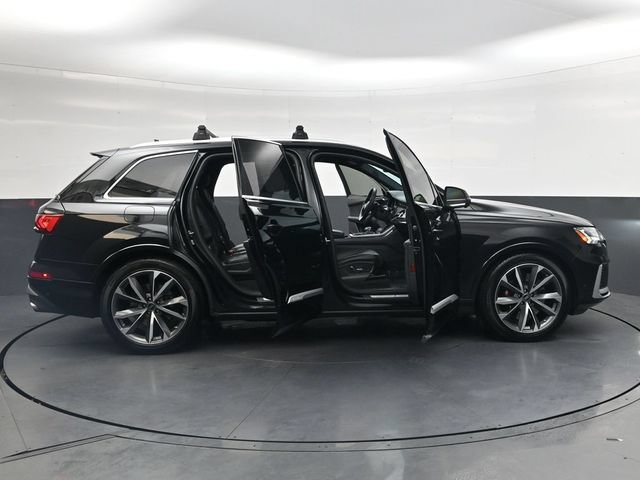 Used 2023 Audi SQ7 Prestige AWD/4WD image 38