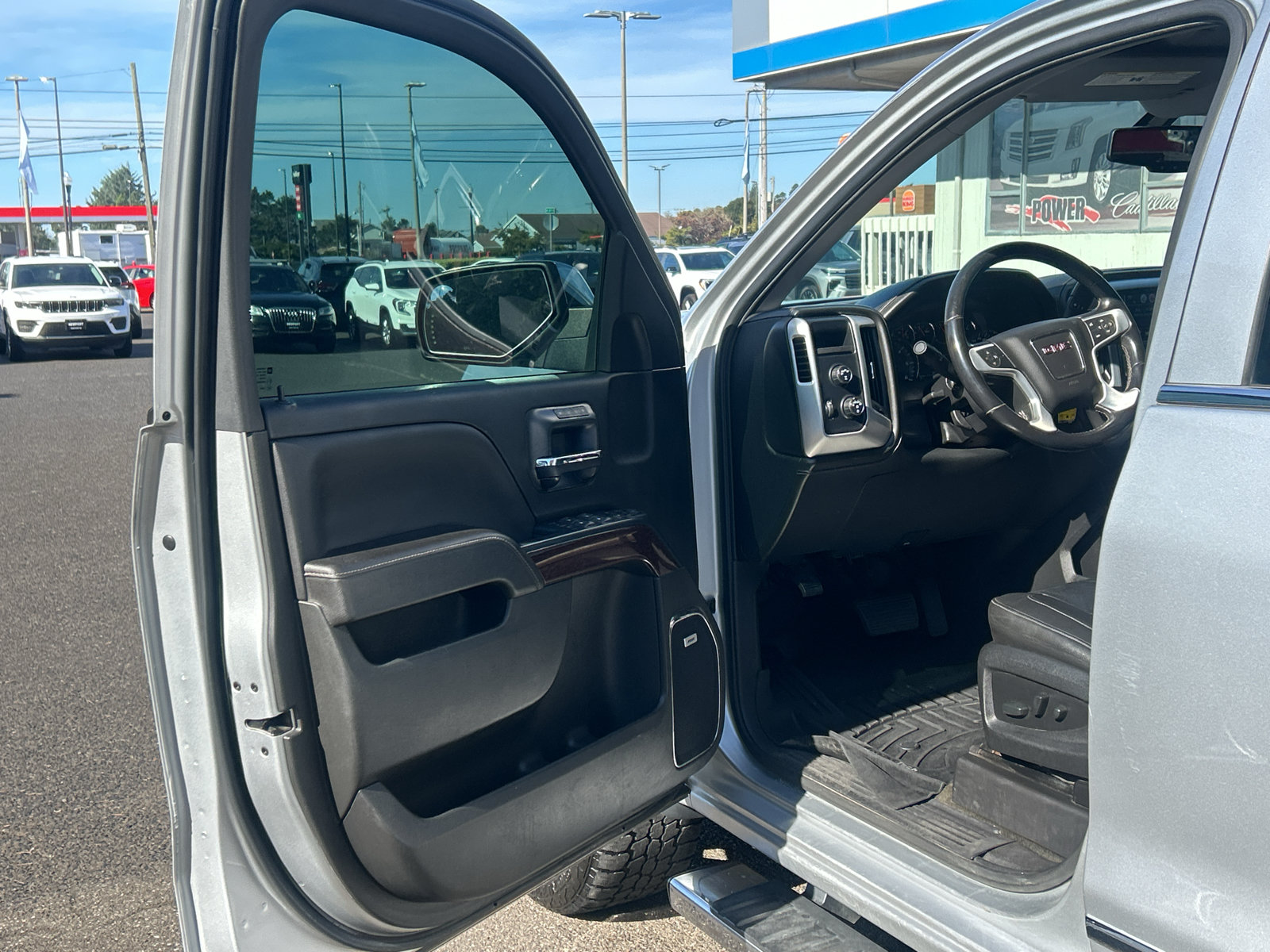 Used 2018 GMC Sierra 1500 SLT w/ SLT Premium Package AWD/4WD image 12