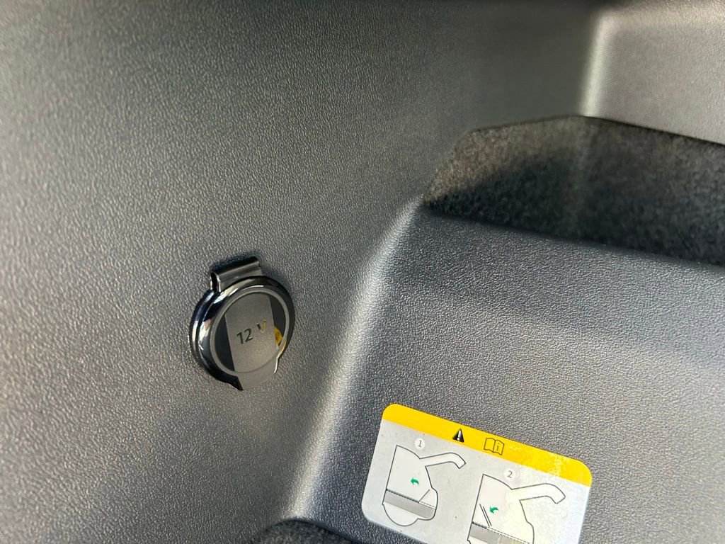 Used 2025 Volkswagen Tiguan S image 39