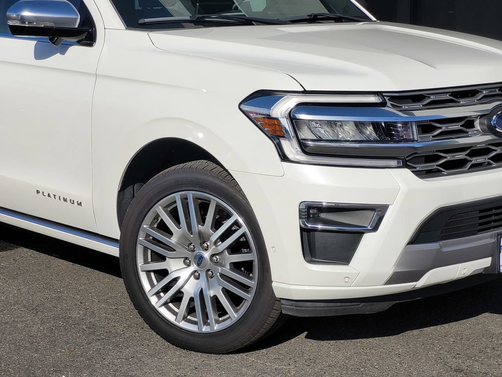 New 2024 Ford Expedition Max Platinum RWD image 3