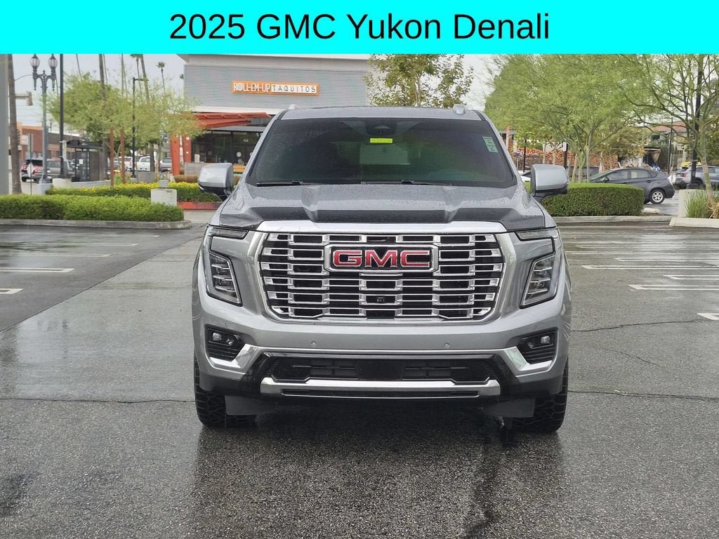 Used 2025 GMC Yukon Denali w/ Sun & Power Step Package AWD/4WD image 3